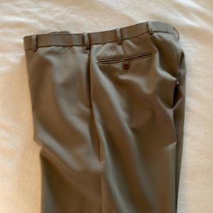 Brooks Brothers Madison dress pant.  Plain front.  38x32.  Tan